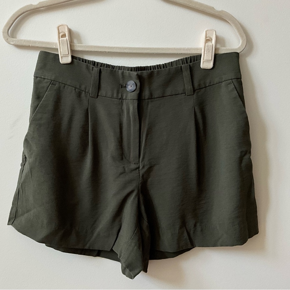 LOFT Olive Green Shorts Size Small